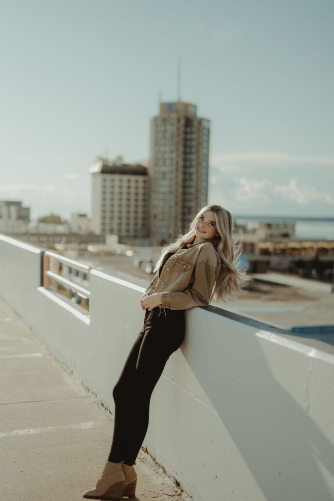 amazing senior photoshoot in alaska