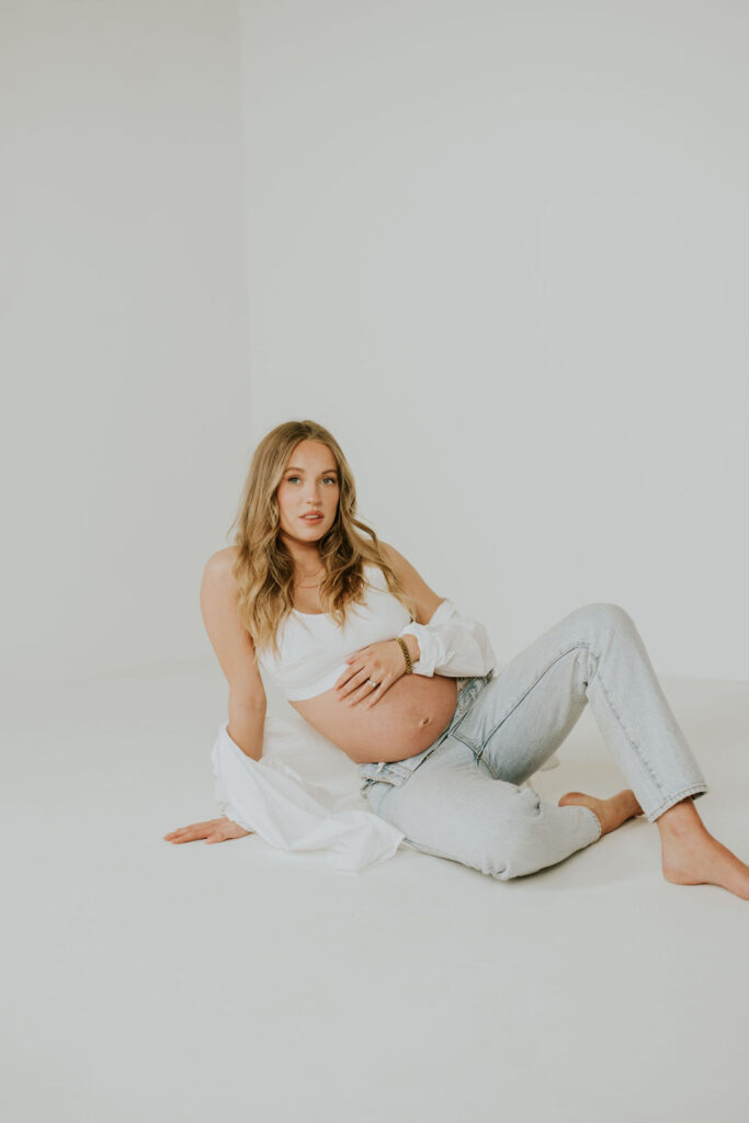 modern maternity session