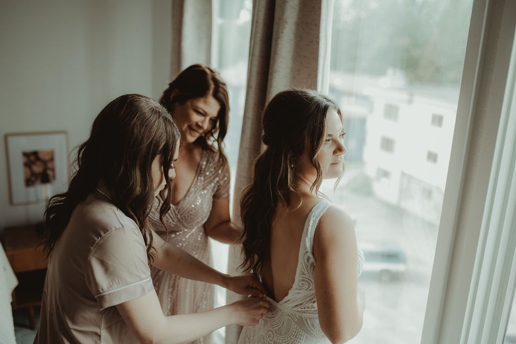 bride getting ready for her fun summer wedding