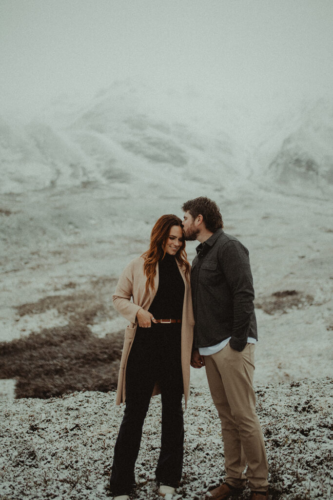 cute portrait of the couple at their winter photoshoot