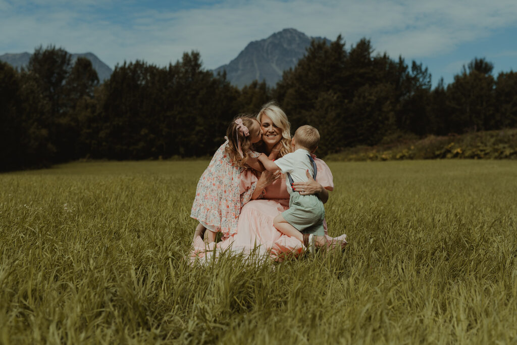 Playful Family Session at Briarwood Farm, AK