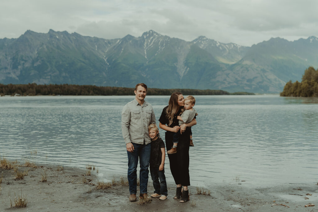 Candid Summer Family Photoshoot in Alaska