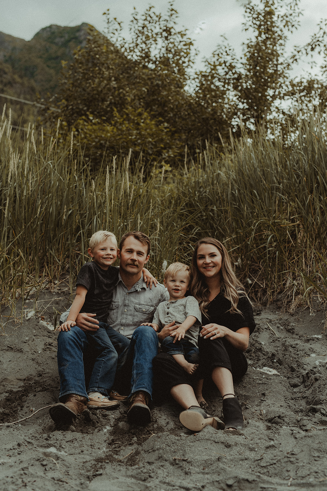 Candid Summer Family Photoshoot in Alaska